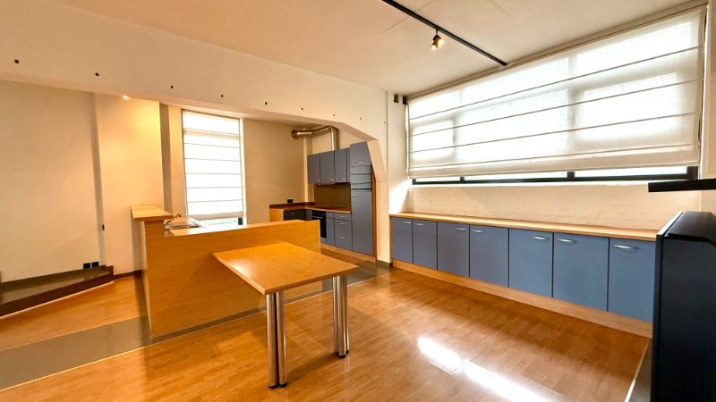 Centraal gelegen loft met prachtig uitzicht op de Leiearm foto 11