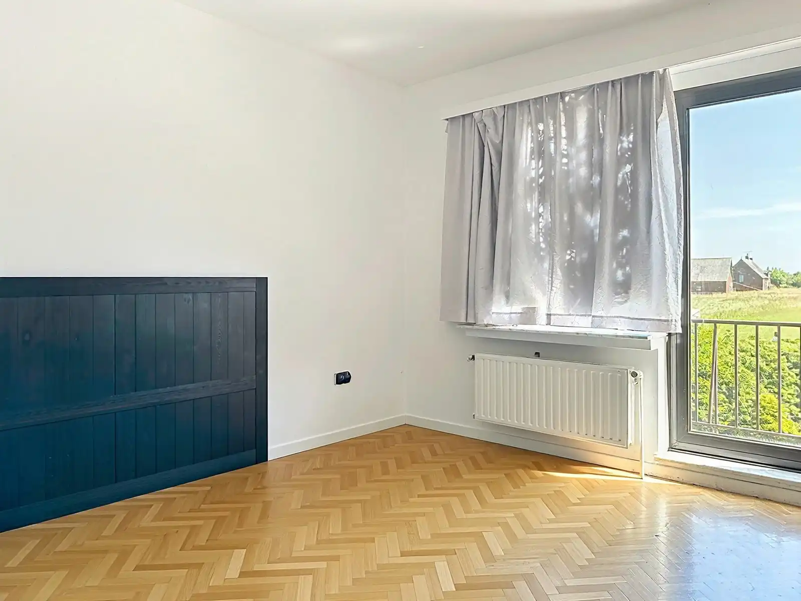 Hoekappartement met 2 slaapkamers en terras met groen zicht — Aartselaar centrum foto 4