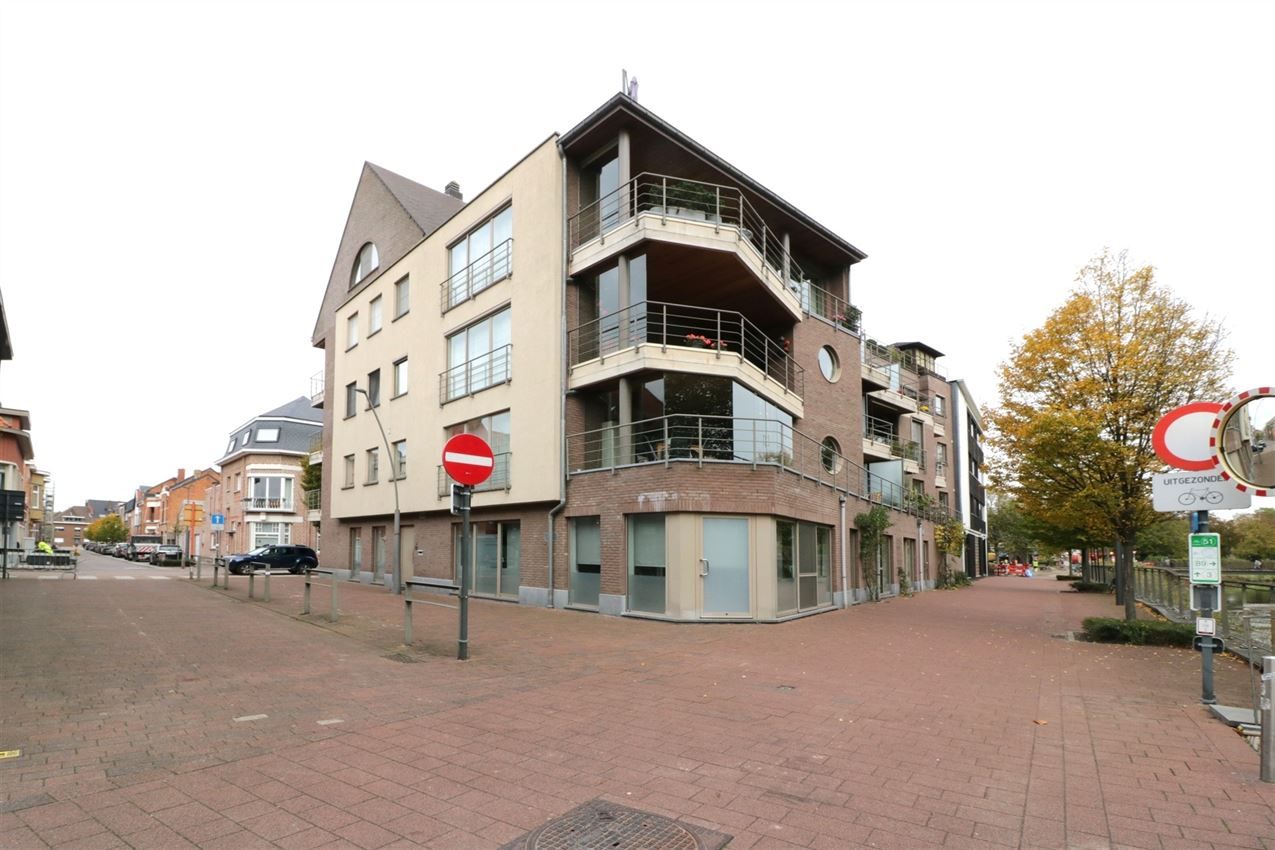 Appartement met 2 slpk., autostaanplaats en terras in centrum Aarschot foto 45