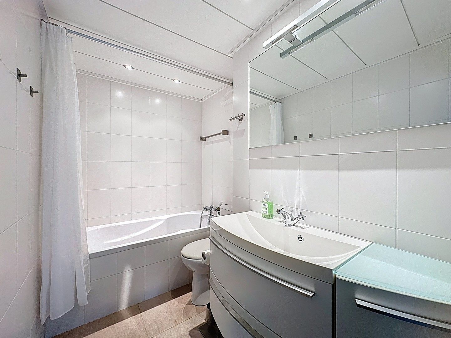Instapklaar hoekappartement met loftgevoel en duinenzicht vlak aan zee Sint-André. foto 10