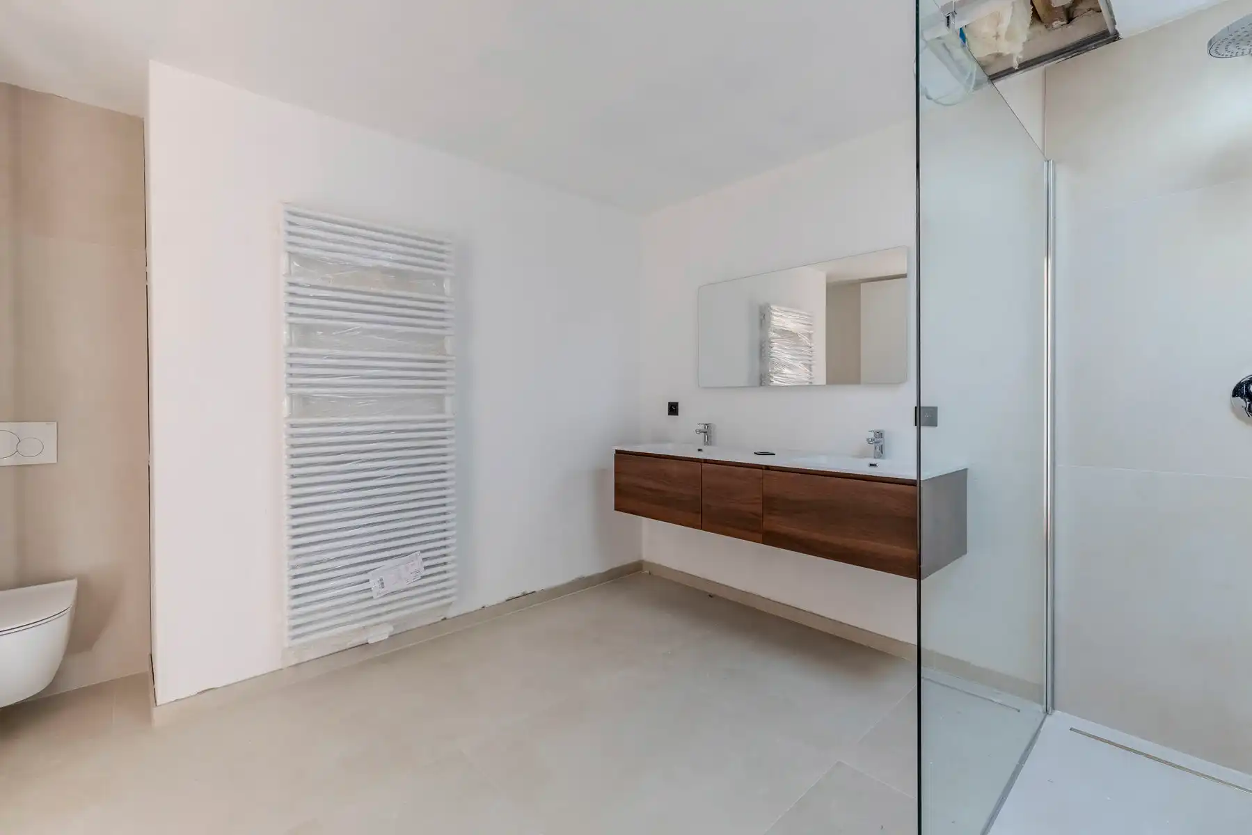 Gerenoveerde woning met 3 slpks, tuin en garage foto 14