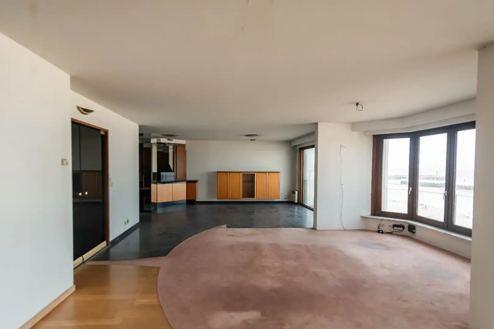 Ruim appartement met 3 slaapkamers en frontaal zeezicht foto 5
