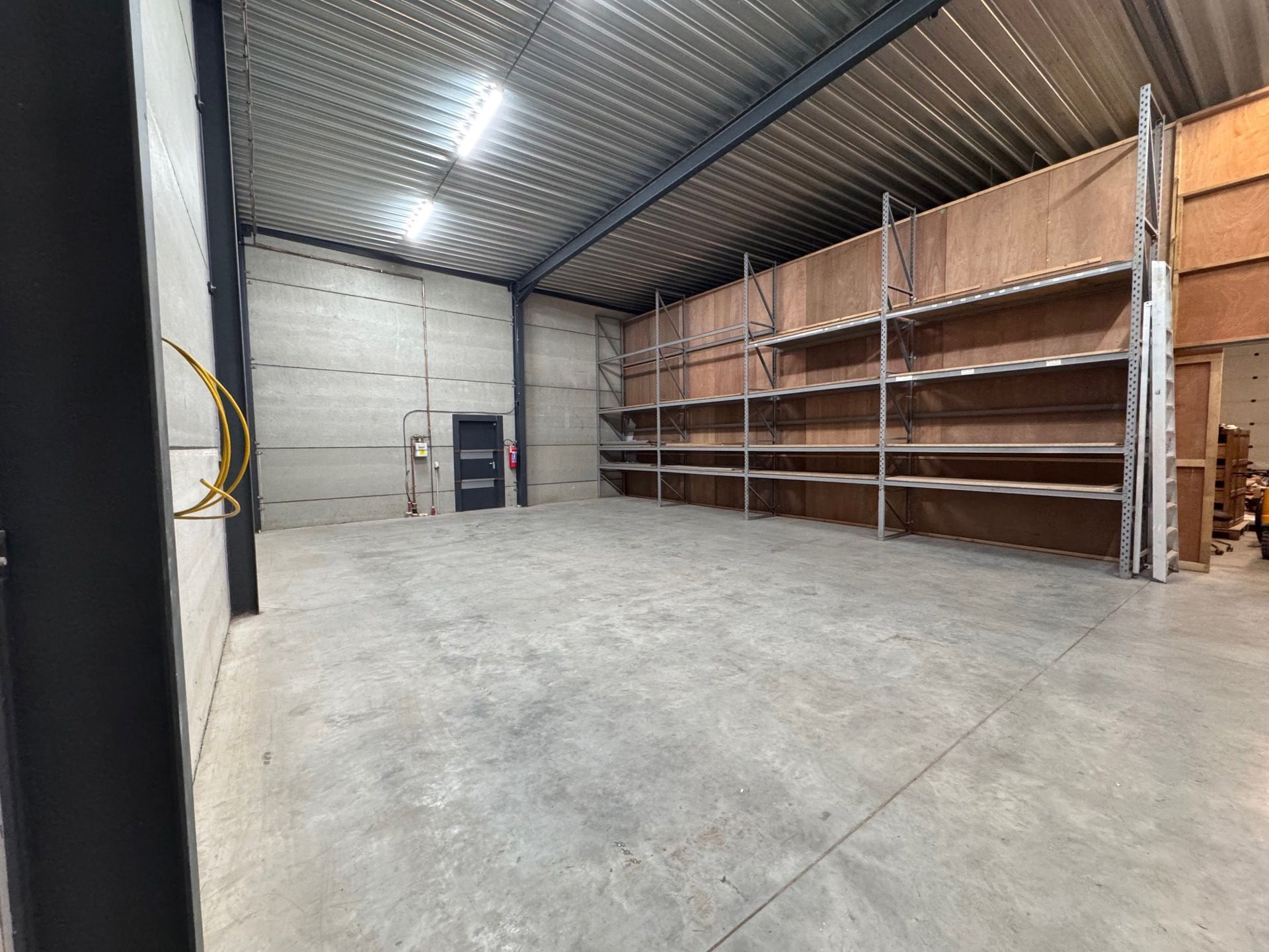 Opslagruimte met kantoor te huur te Kalmthout  foto 6