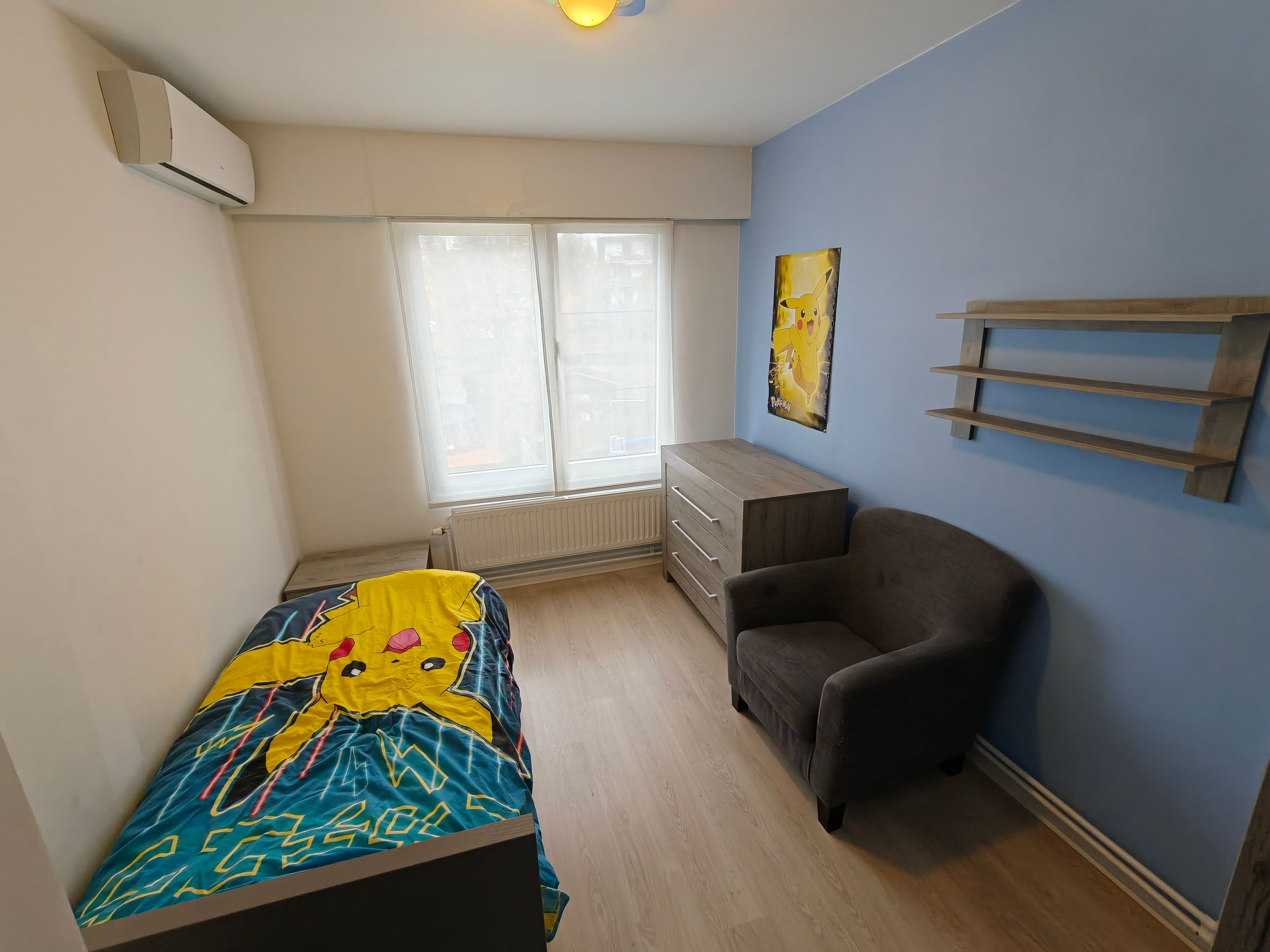 Modern gerenoveerde woning met zwembad foto 12