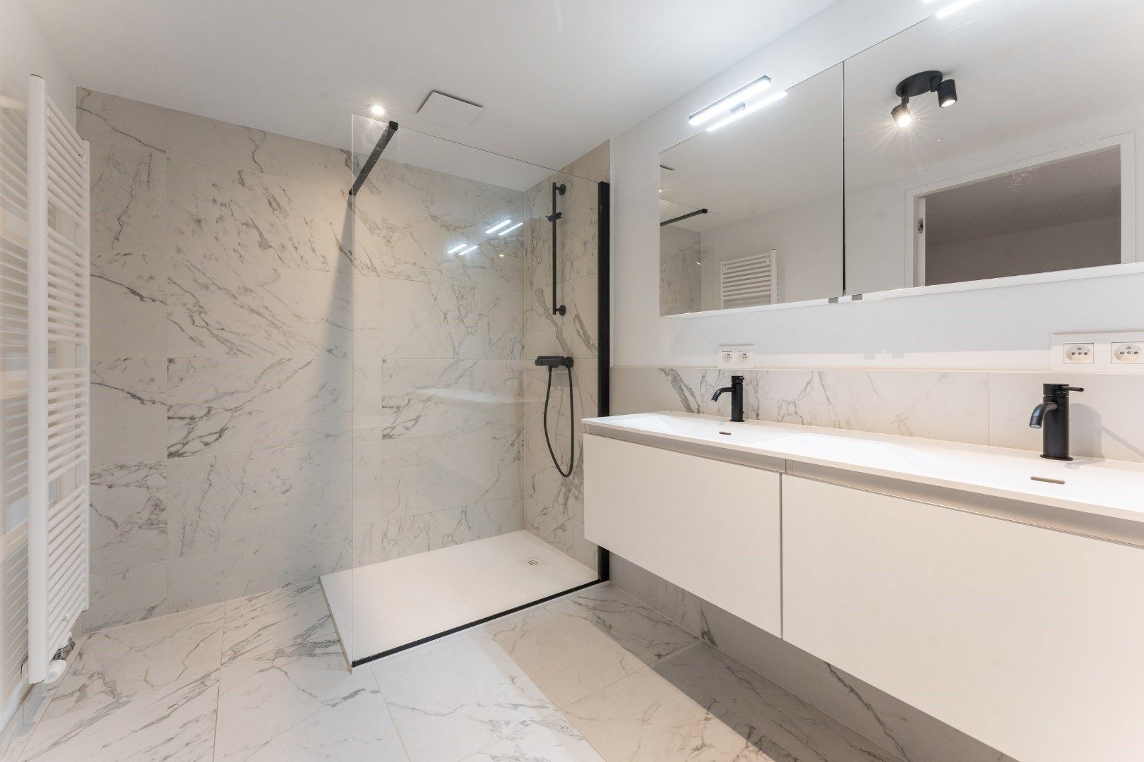 Schitterend villa-appartement aan het van Duyseplein foto 12