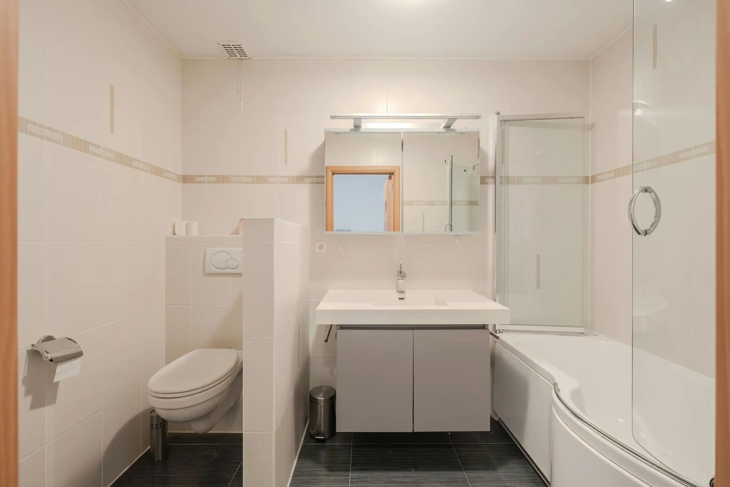 Bel-étage woning met 4 slaapkamers, garage en tuin!  foto 25