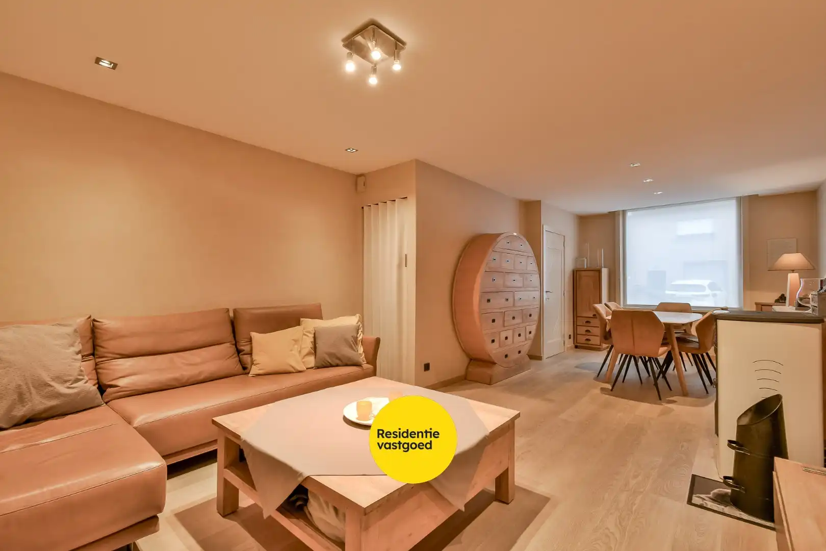 Hoofdfoto van de publicatie: Prachtige woning met ruime garage in Roeselare!