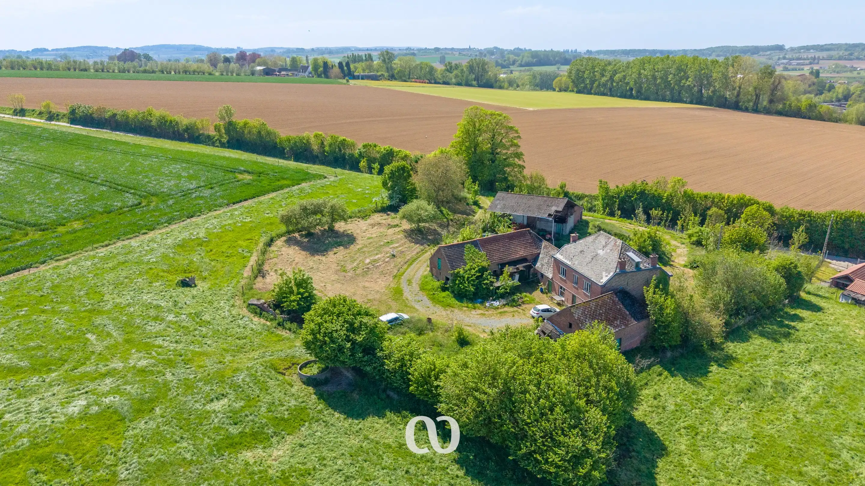 Hoofdfoto van de publicatie: Uniek gelegen te renoveren/af te breken hoeve