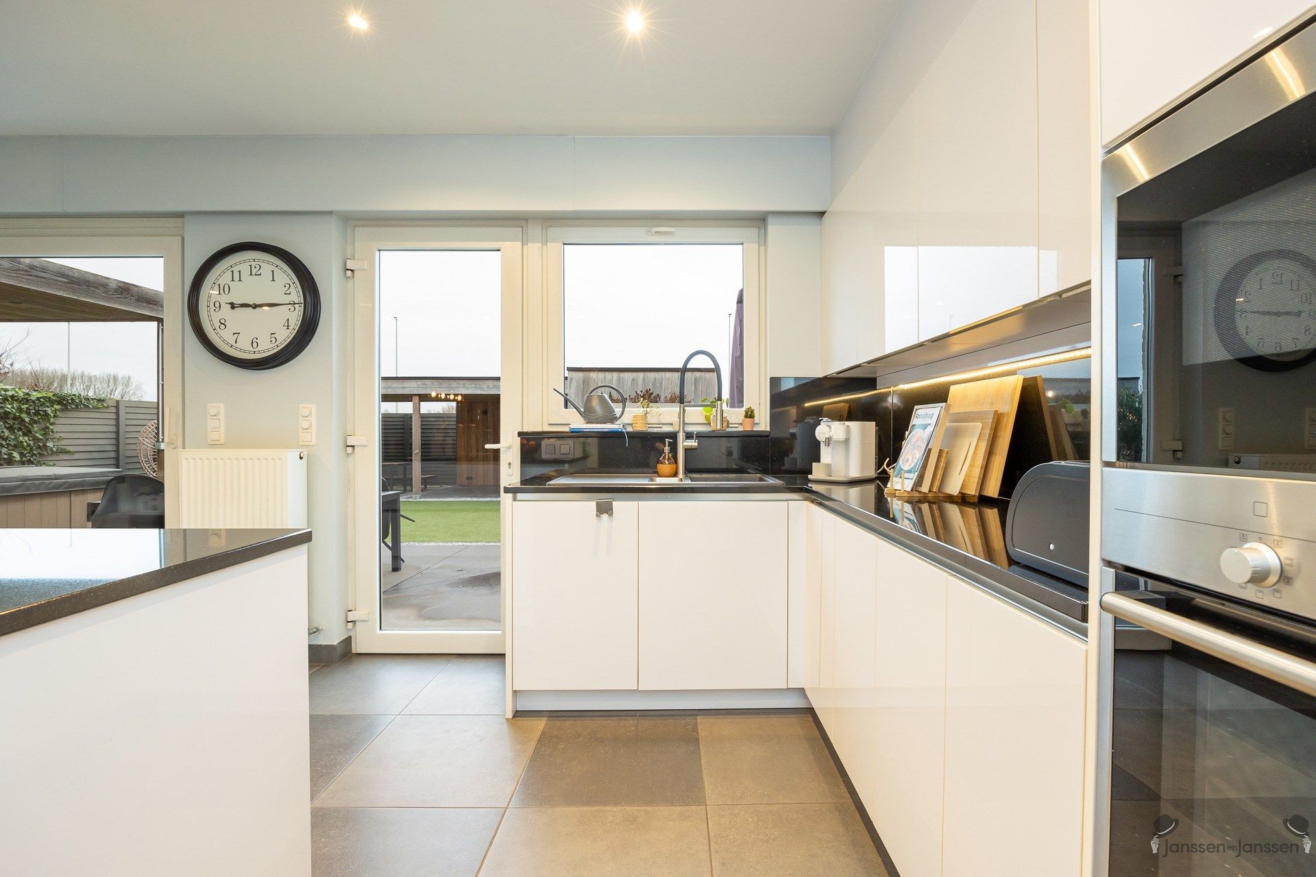 Moderne en energiezuinige gezinswoning met luxe buitenruimte in Hamme  foto 9