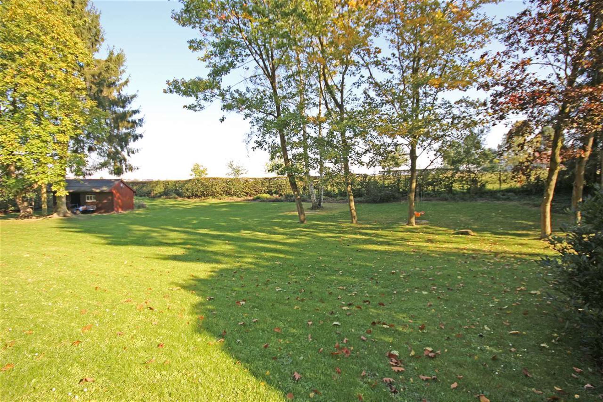 Ruime charmante villa gelegen aan de rand van het zoniënwoud foto 29