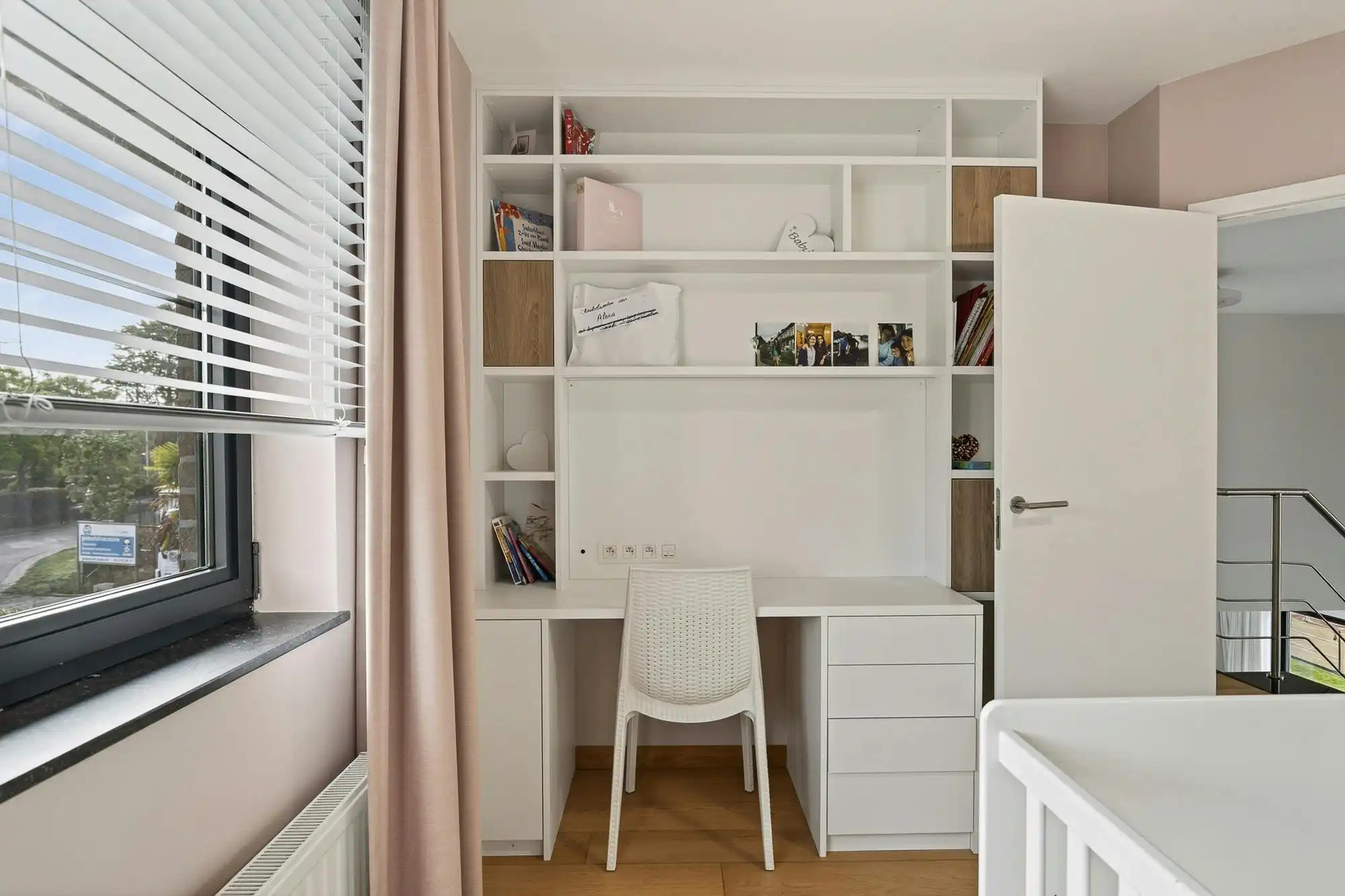 Luxe villa met exclusieve tuin en 600m2 magazijn in KMO-zone foto 67