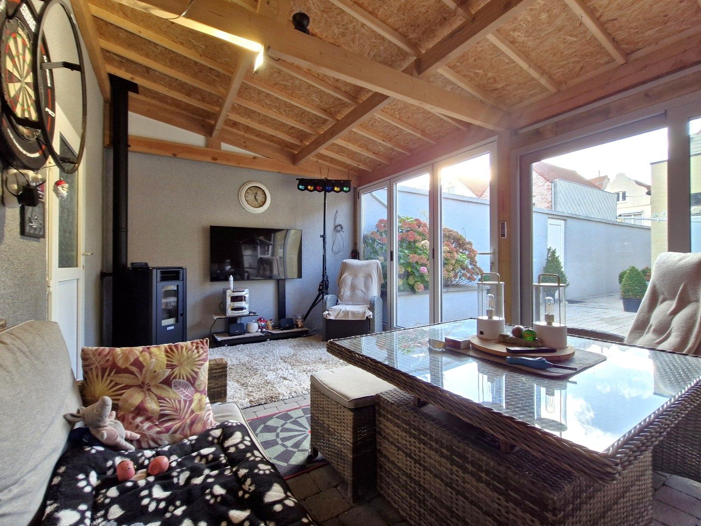 Gerenoveerde woning met garage in het centrum van Heist. foto 17