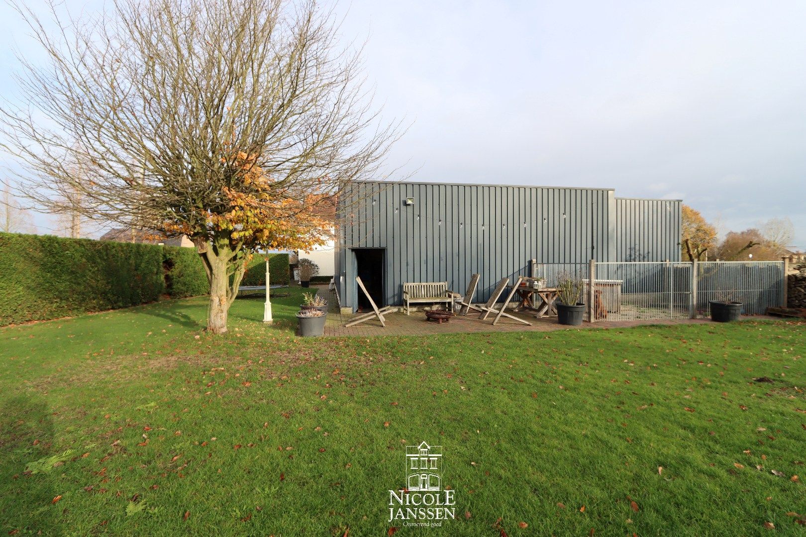 Ruime gezinswoning met loods  foto 31