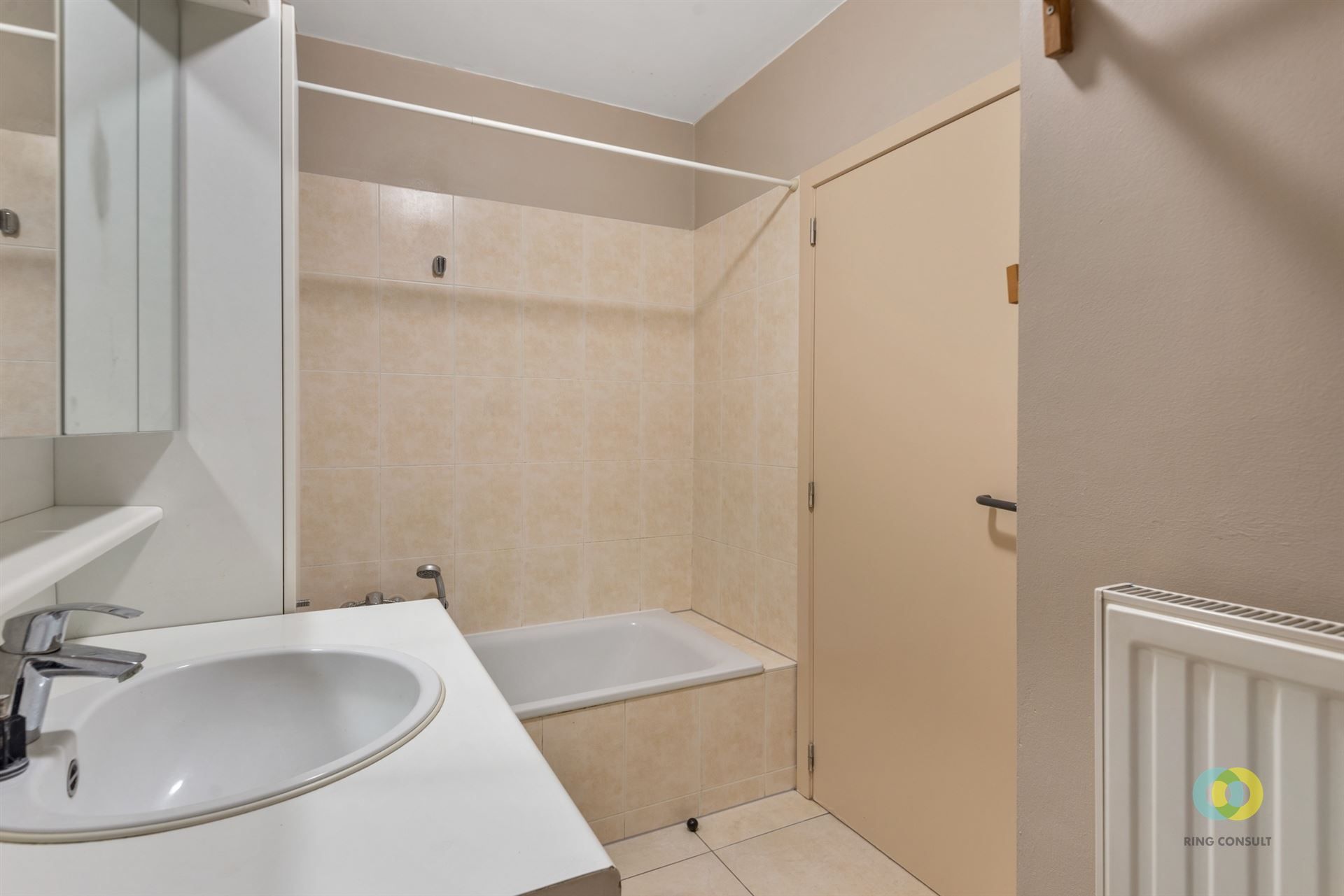 appartement met twee slaapkamers en garage foto 11