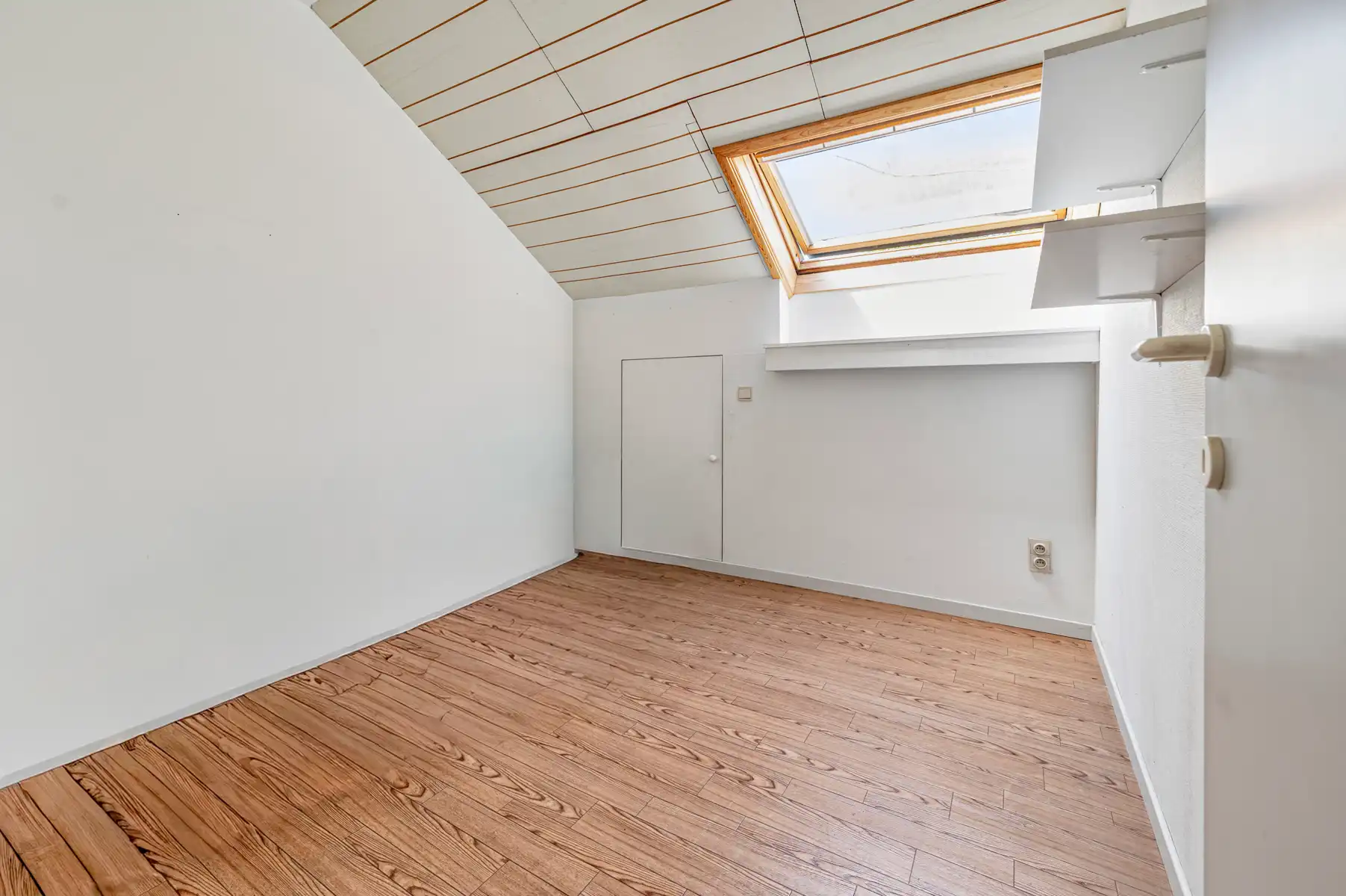 Ruime open bebouwing met prachtige tuin  foto 20