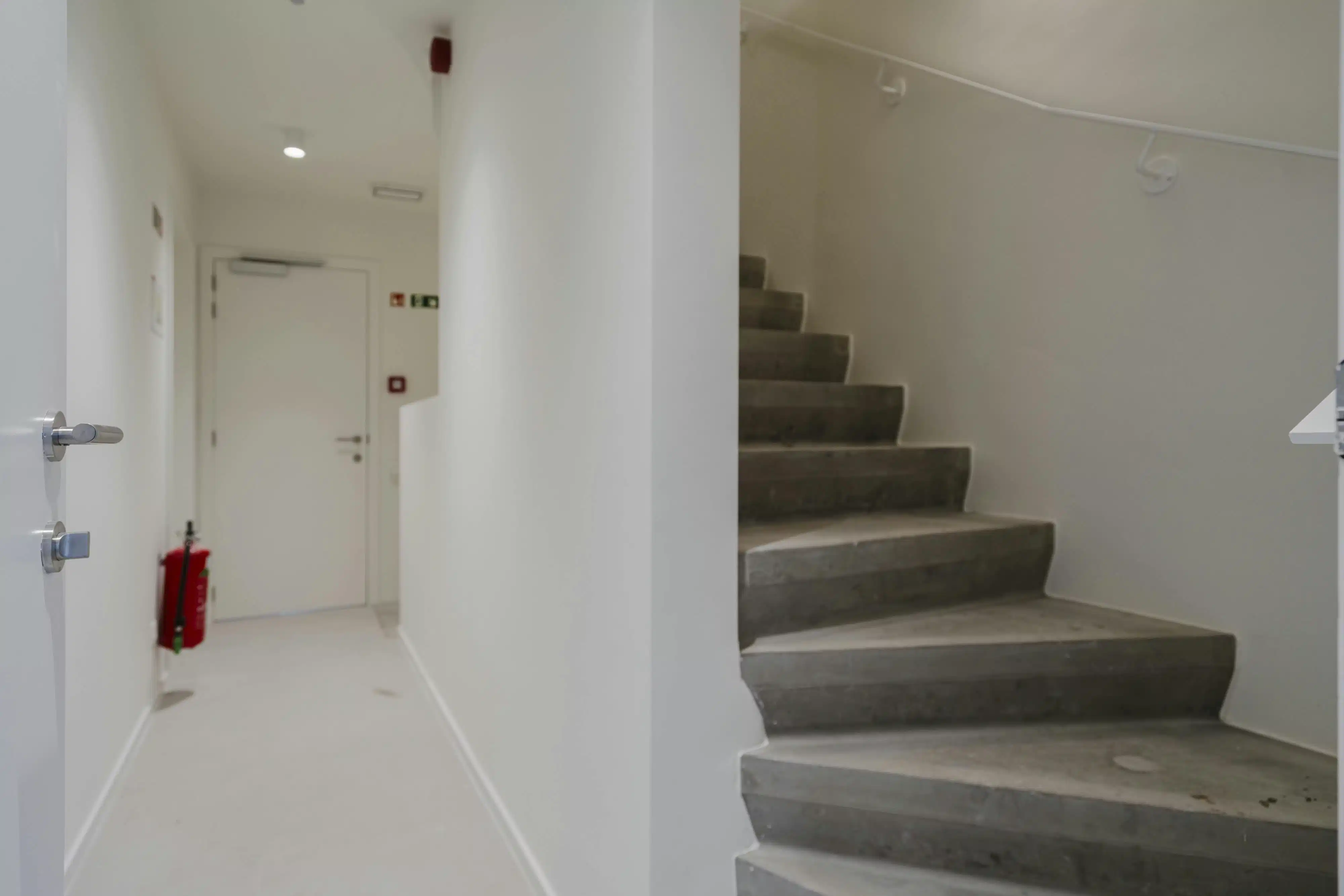 Opbrengsteigendom te koop te Kortrijk – nieuwbouw in één geheel foto 4