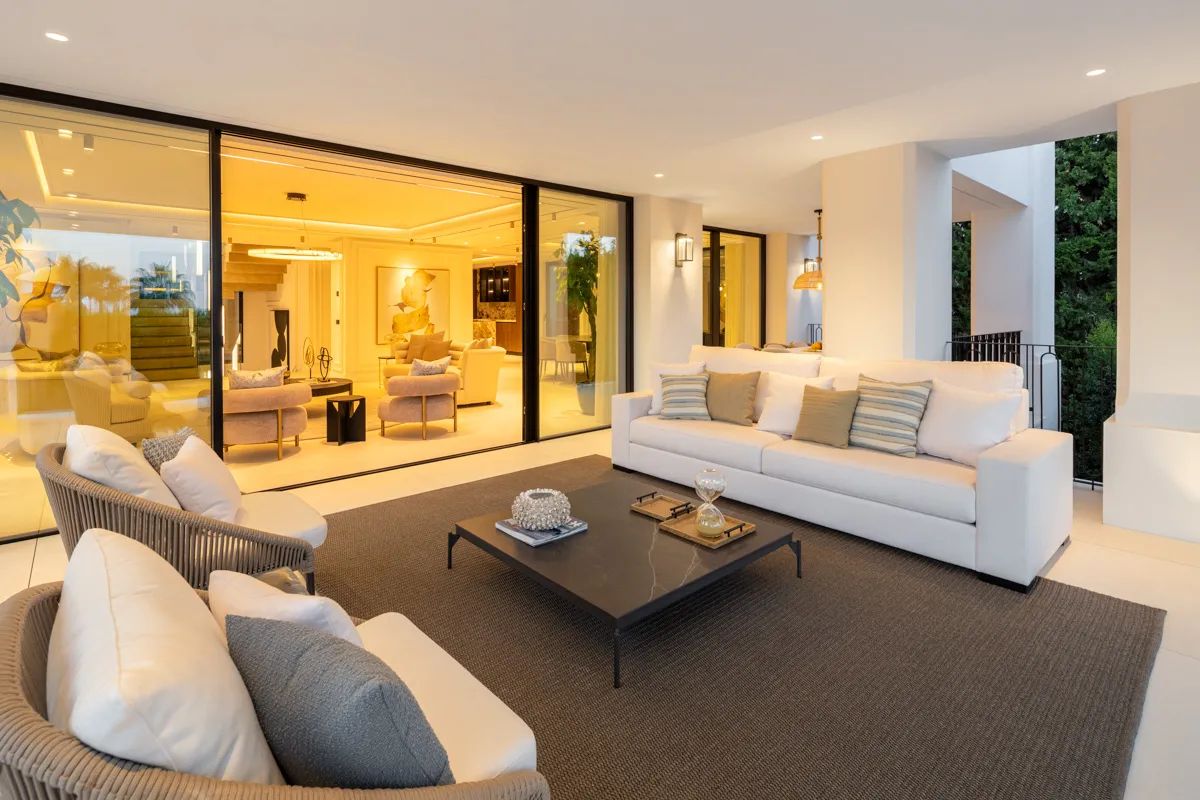 Exclusieve villa in Sierra Blanca met ruime tuin en zwembad – luxe levensstijl op zijn best foto 7