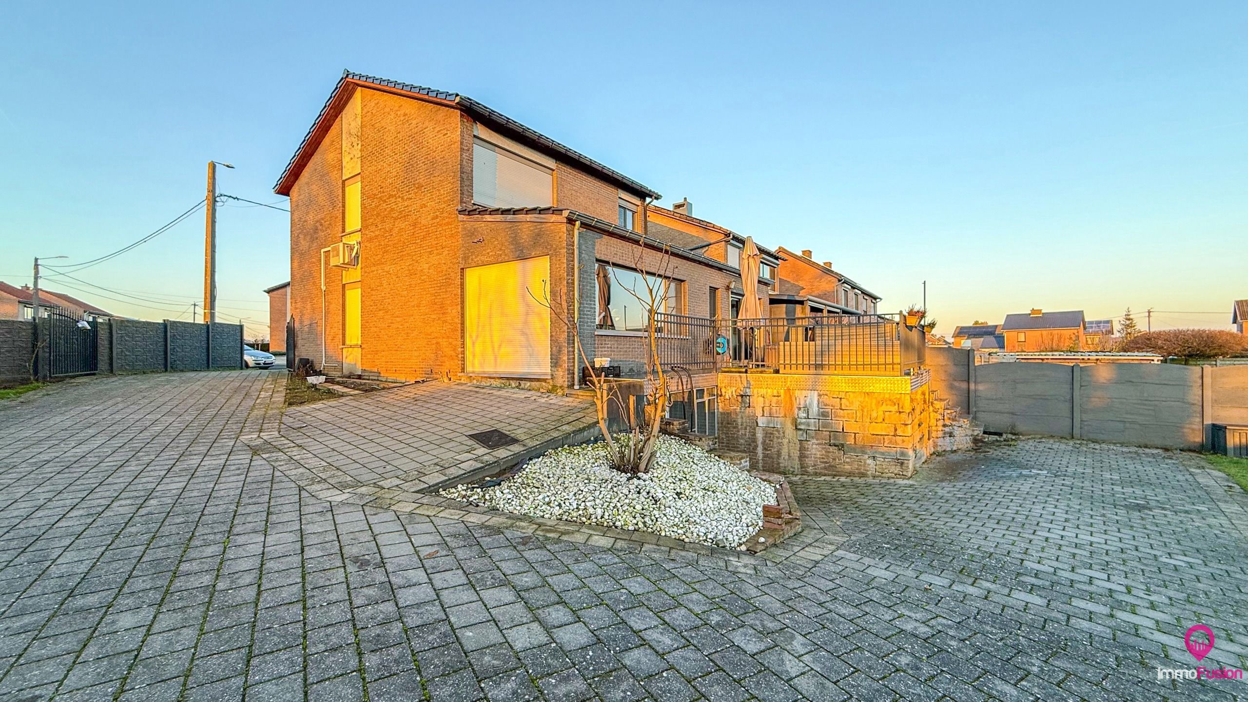 Ruime woning met mogelijkheid tot zelfstandige activiteit! foto 43