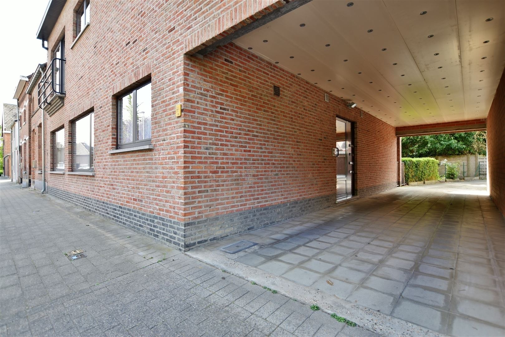 Gezellig 2sllpk-appartement op 1ste verdieping te Sint-Gillis bij Dendermonde foto 14