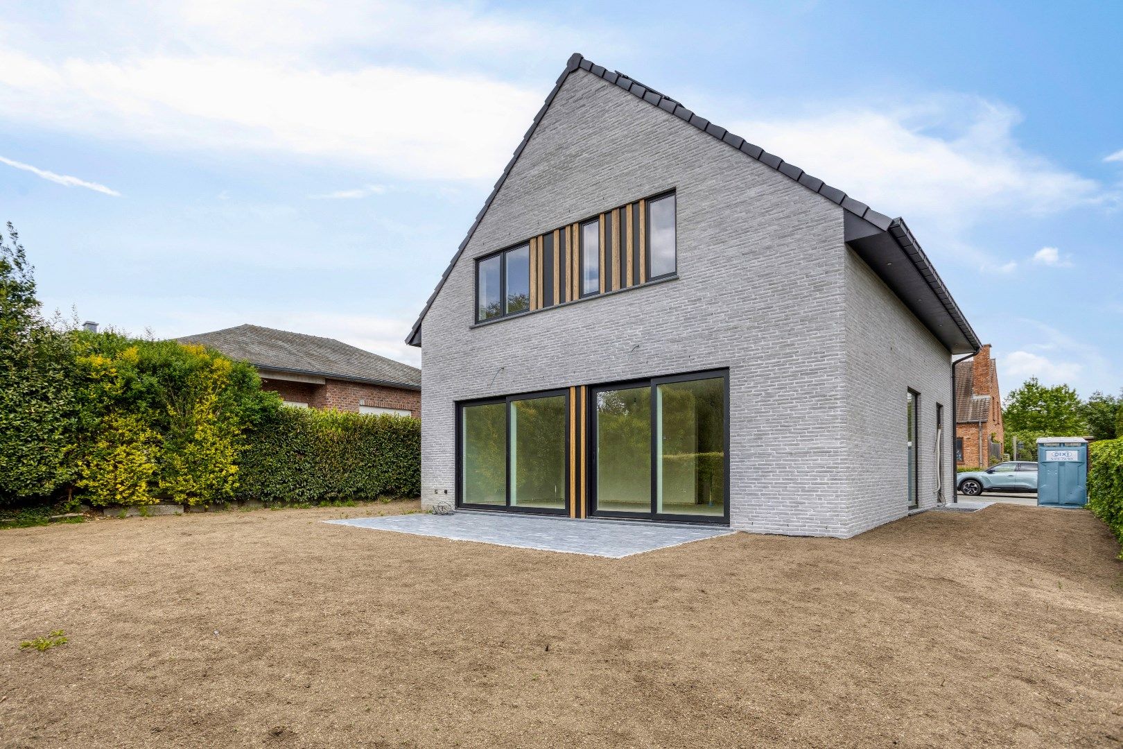 Nieuwbouwwoning met 3 slaapkamers nabij het centrum van Halle. foto {{pictureIndex}}