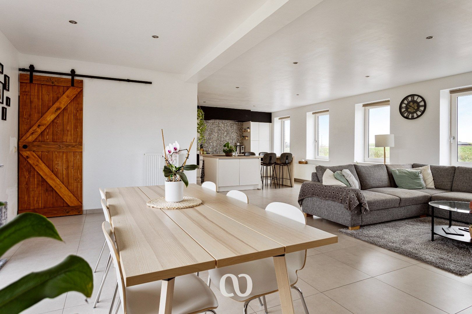 Ruime, gerenoveerde woning op prachtige ligging foto 8