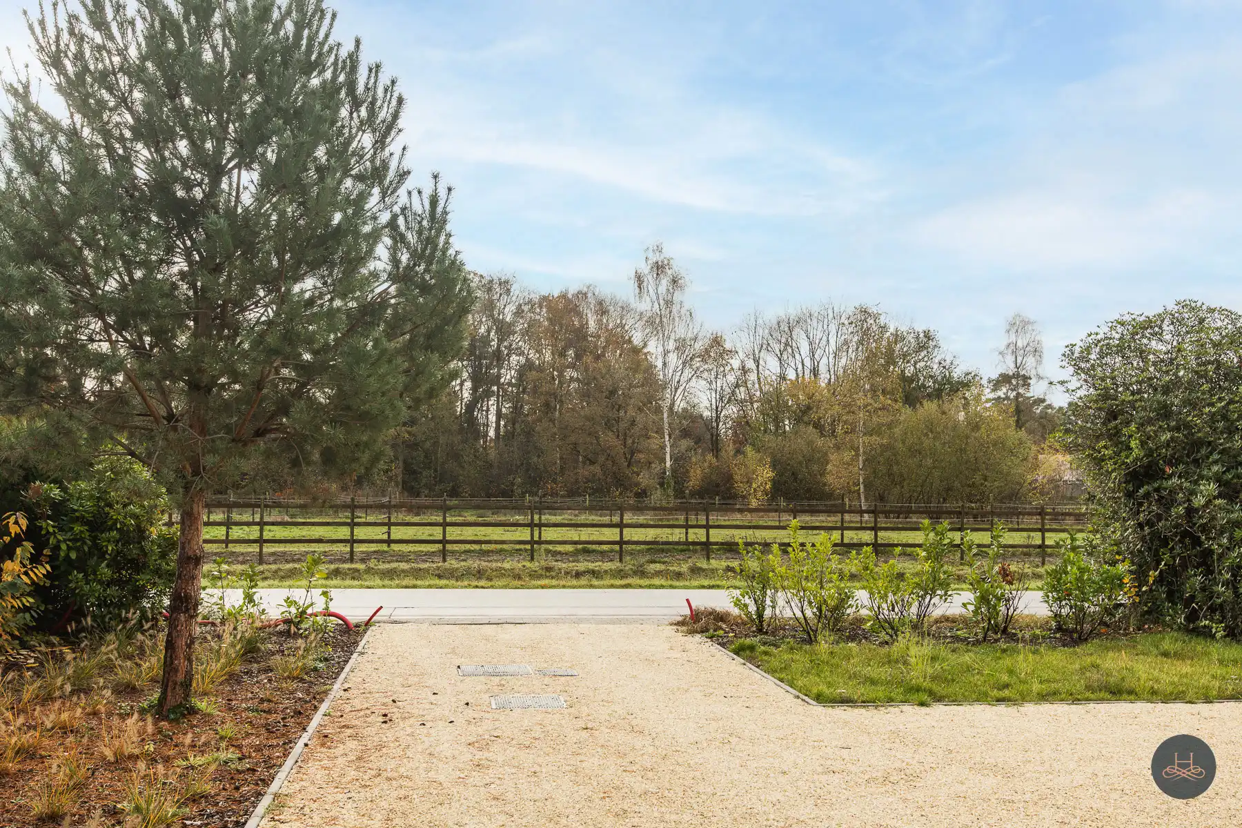 In het groen gelegen imposante vernieuwbouw  foto 3