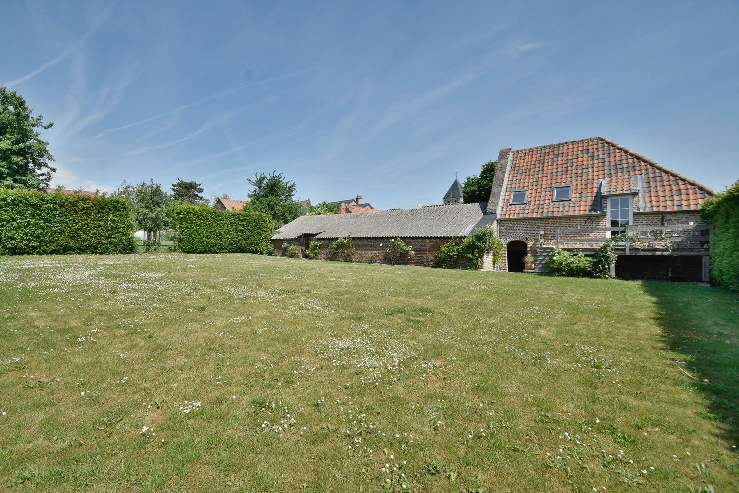 Uniek gerenoveerde riante hoeve met guesthouses en boordevol potentieel op een idyllische, natuurrijke locatie te Tongeren foto 5