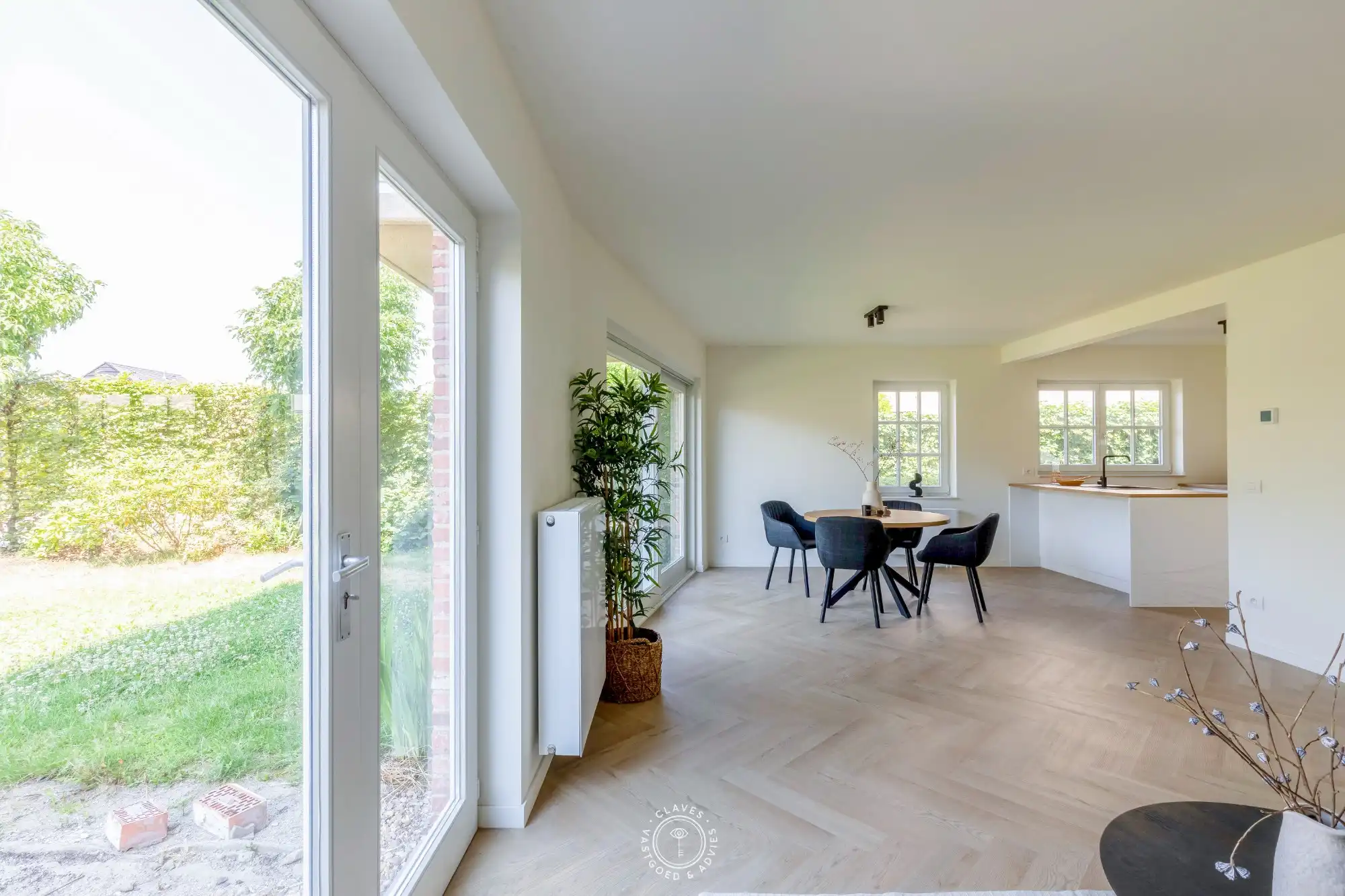High-end vernieuwbouwappartement met privatieve tuin foto 8