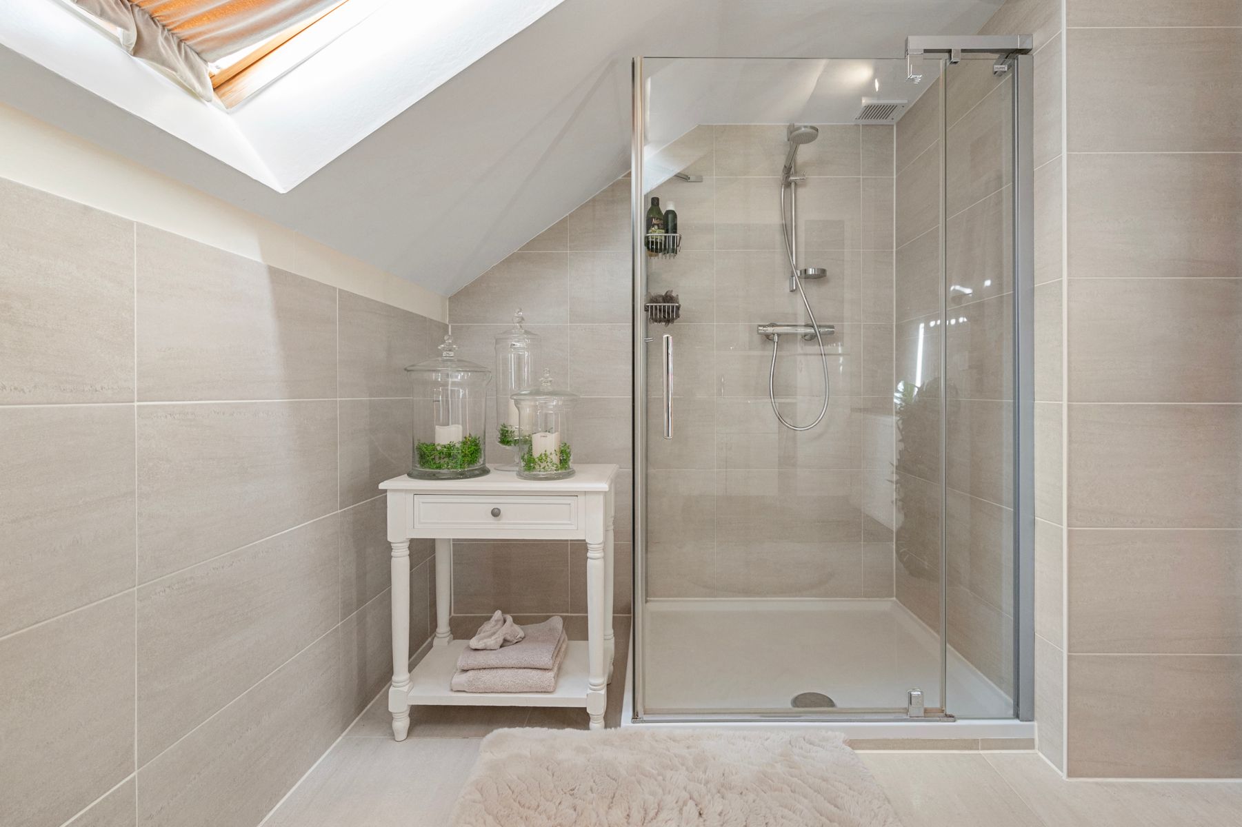 Open bebouwing met magazijn en 4 slaapkamers foto 19