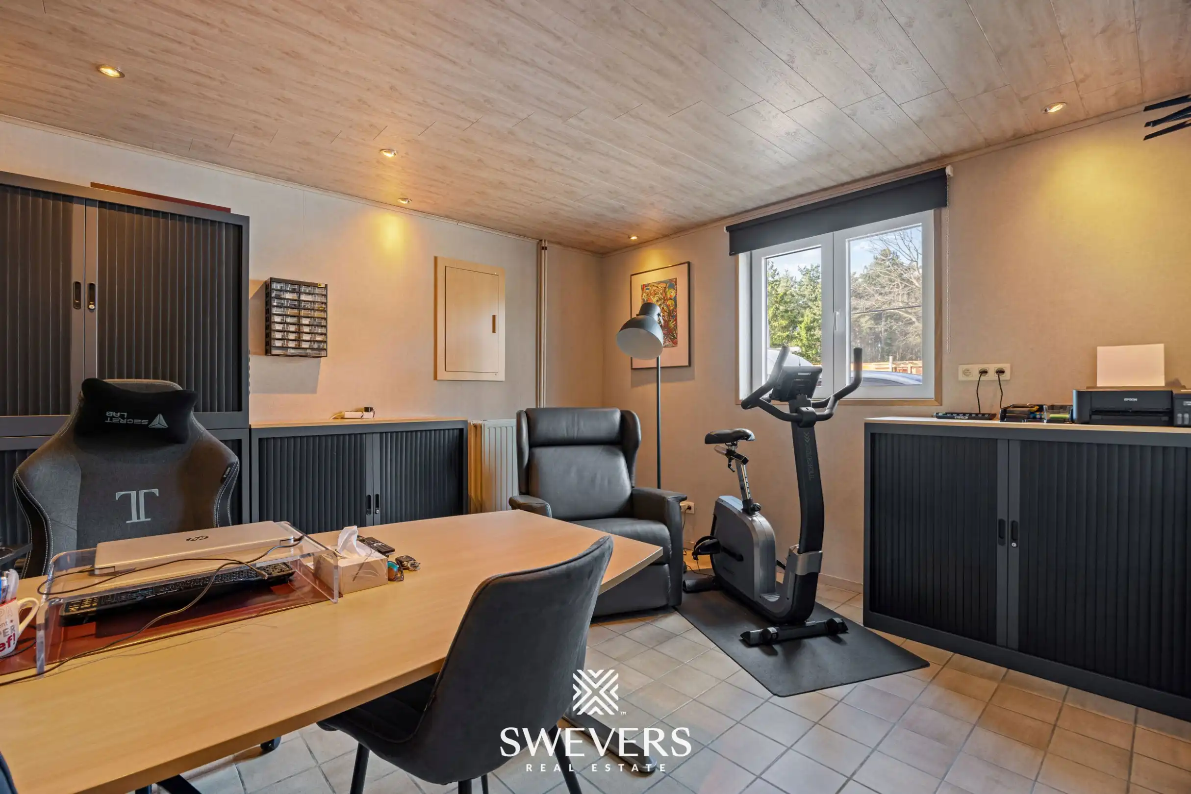 Gezinswoning met bureau, vier slaapkamers en zonnige tuin foto 17