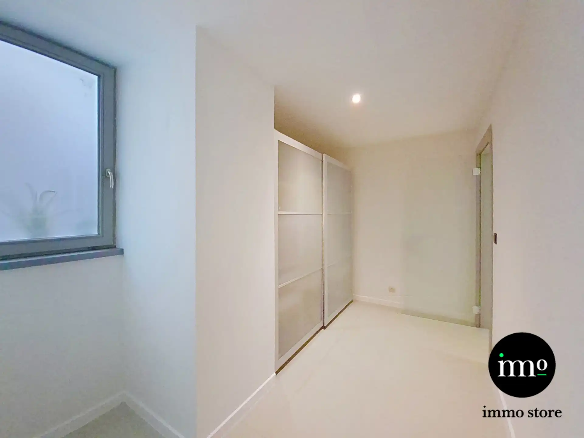 Ruim 2-slaapkamerappartement met privétuin foto 10