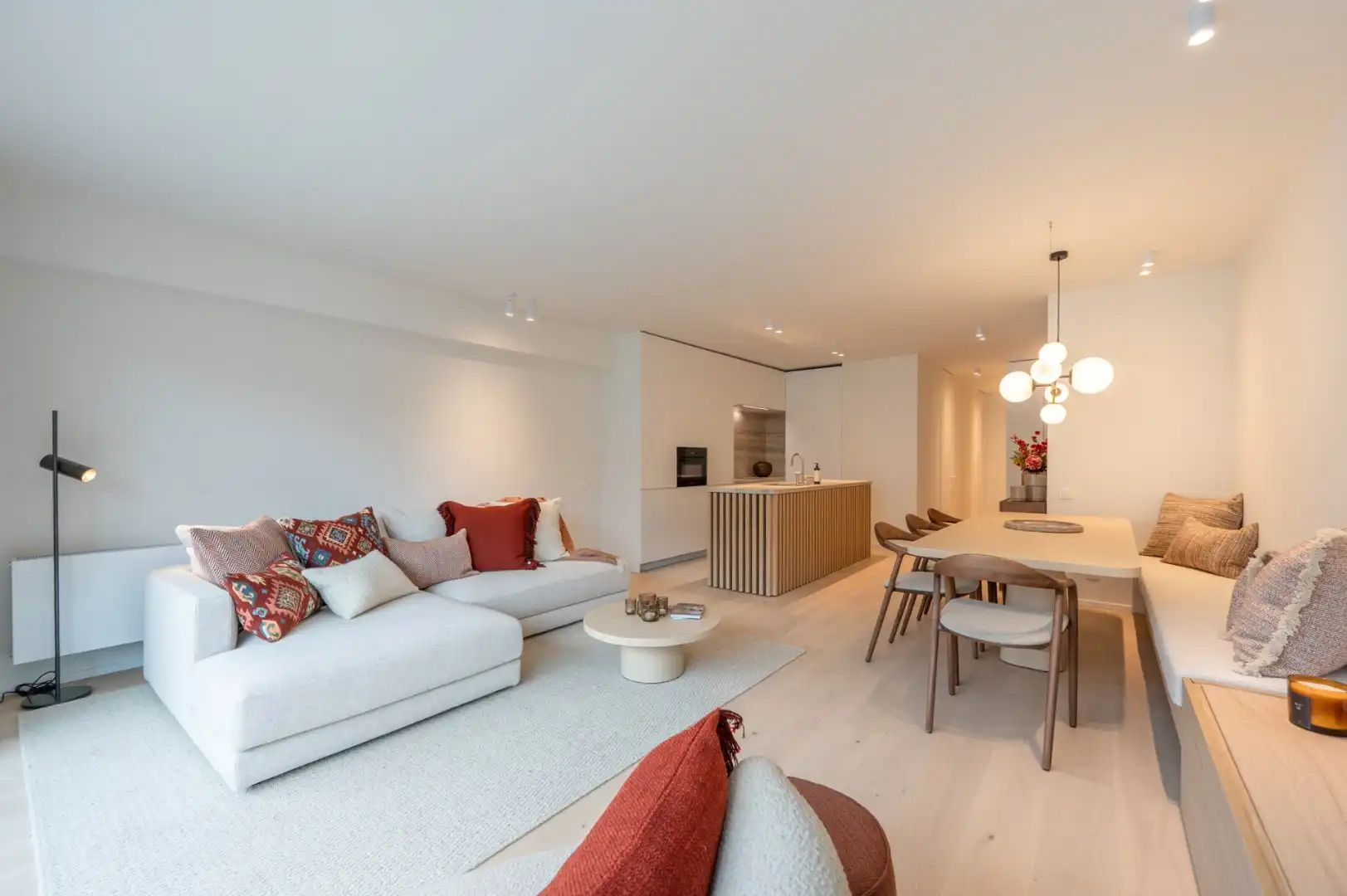 Gerenoveerd appartement met 3 slpks. aan het Rubensplein foto 4