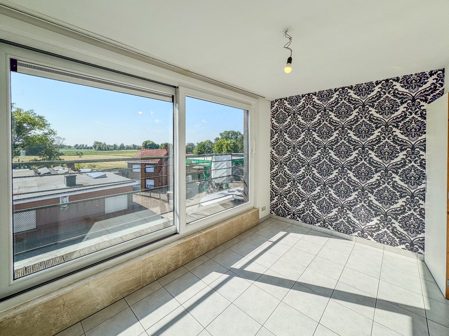 Lichtrijk appartement met 1 slaapkamer, dakterras en garage. foto 15