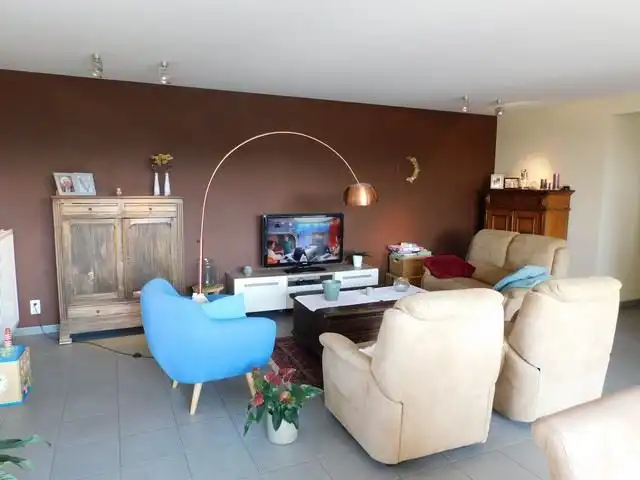 Ruim appartement met autostaanplaats vlakbij het centrum foto 3