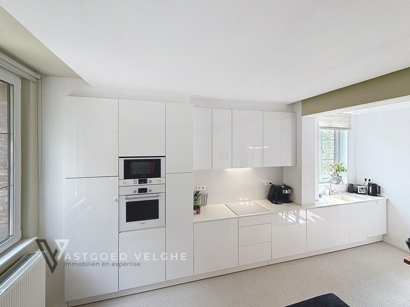 Gerenoveerd appartement met 2 slaapkamers in winterslag Cité foto 7