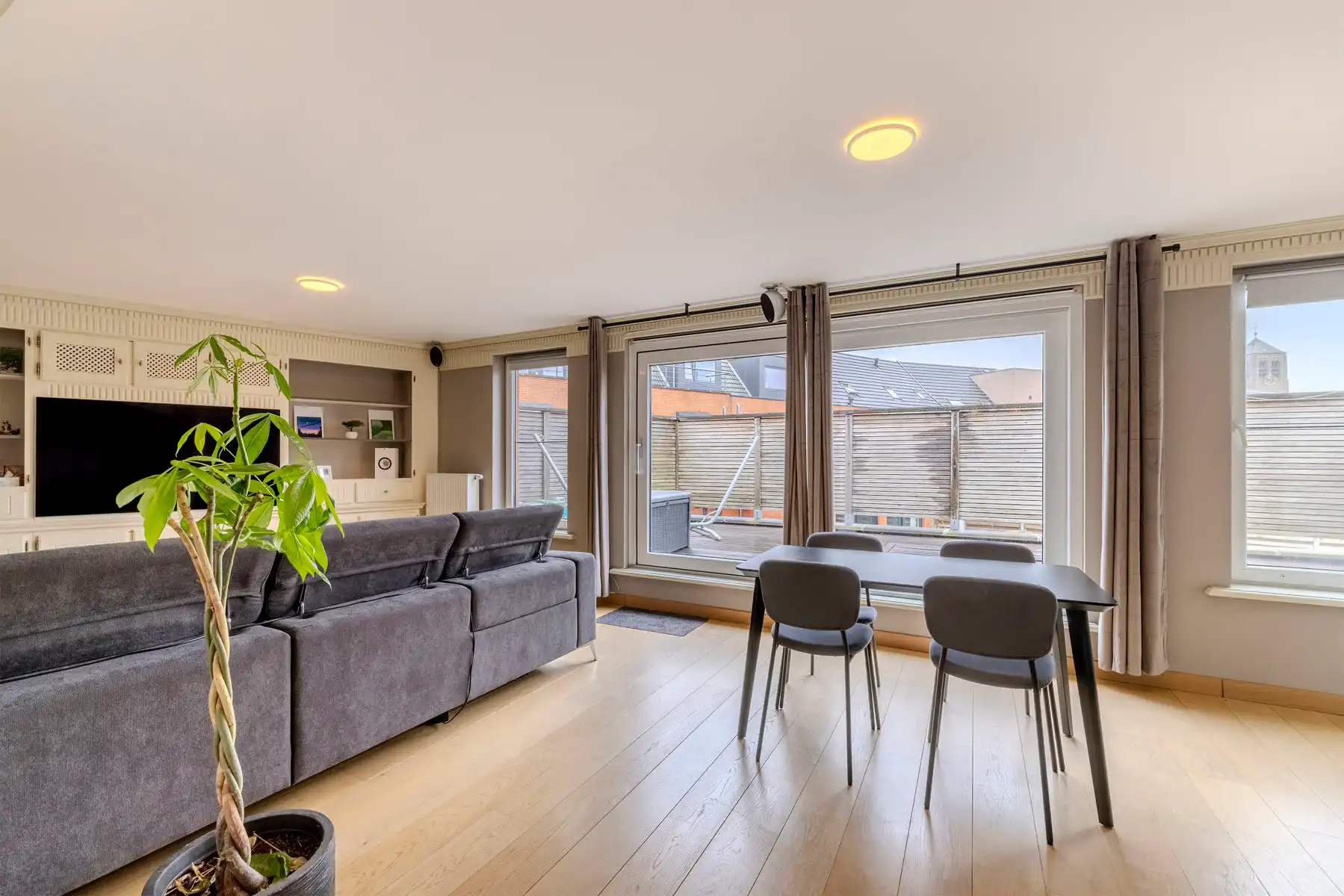 Ruim en stijlvol appartement met 3 slpks, terras en ondergrondse staanplaats in hartje Balen foto 6
