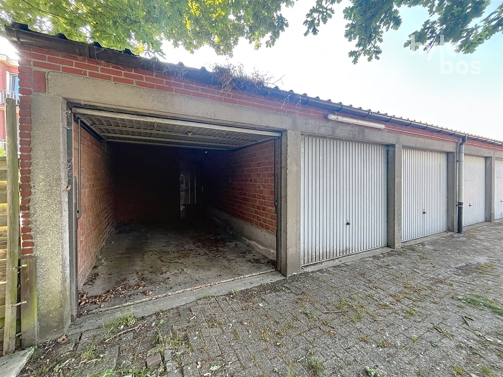 Gelijkvloers 2 slaapkamer appartement met tuin en garage foto 12