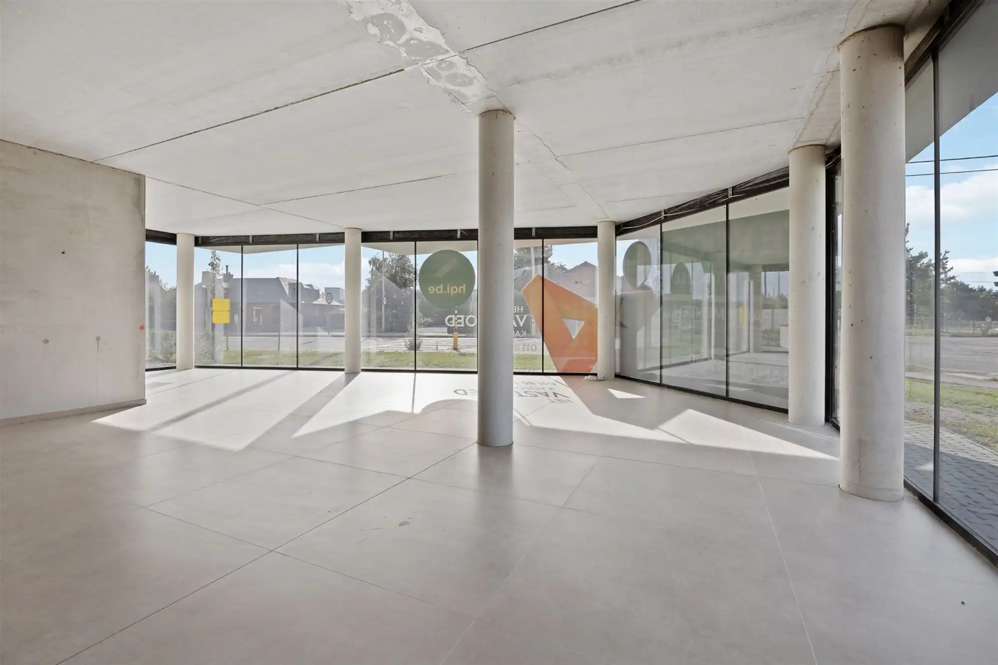 HANDELSPAND VAN 112M² MET 4 AUTOSTAANPLAATSEN OP COMMERCIËLE TOPLIGGING TE BERINGEN! foto 13