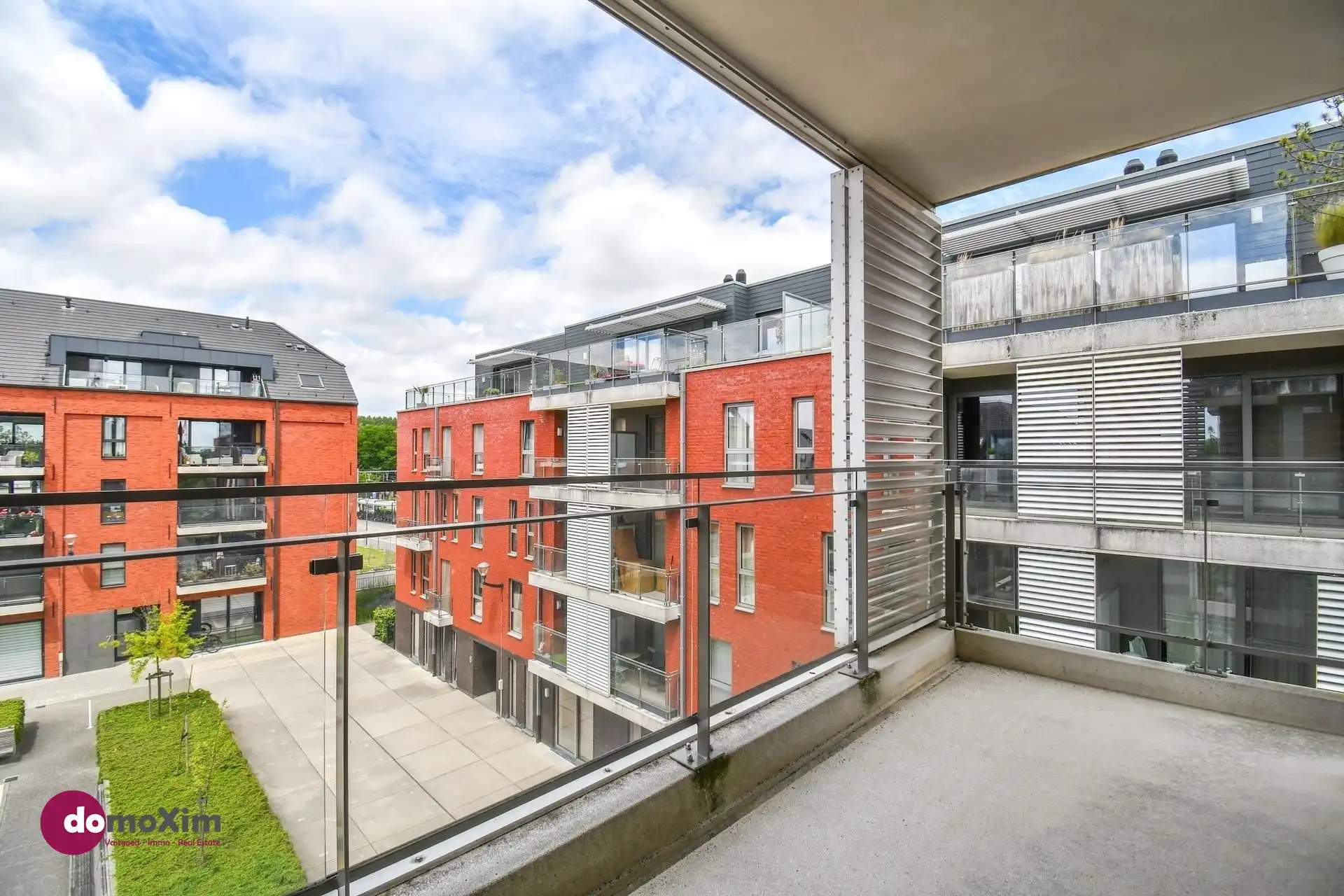 Instapklaar 3-slaapkamer appartement met parking in hartje Boortmeerbeek foto 4