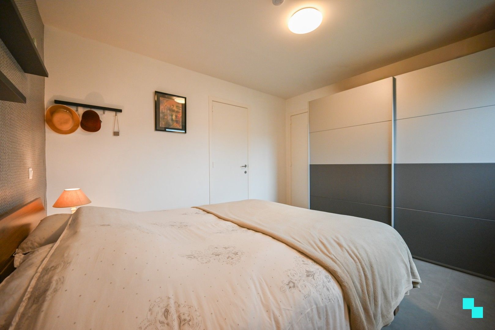 Lichtrijk tweeslaapkamer appartement te hartje Izegem foto 18