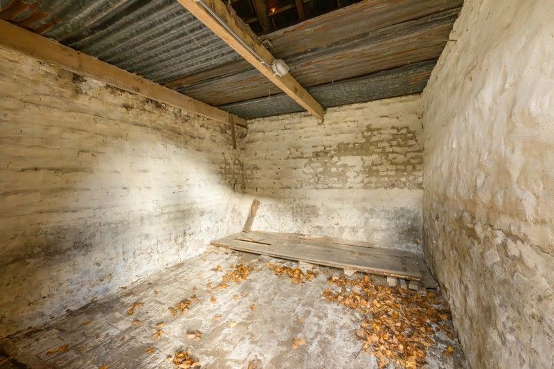 Te herbouwen of te slopen woning op ruim perceel in landelijke omgeving! foto 15