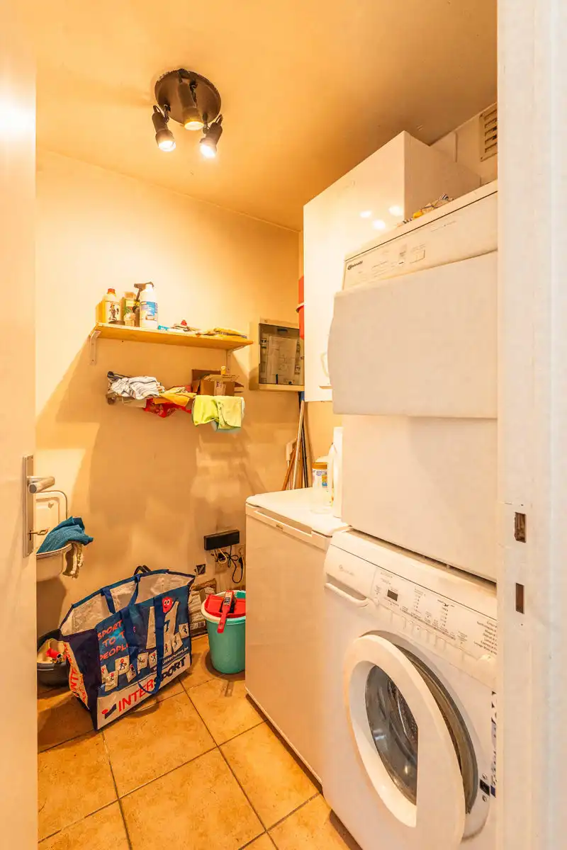 Ontzettend ruim en lichtrijk duplex-appartement incl garagebox foto 12