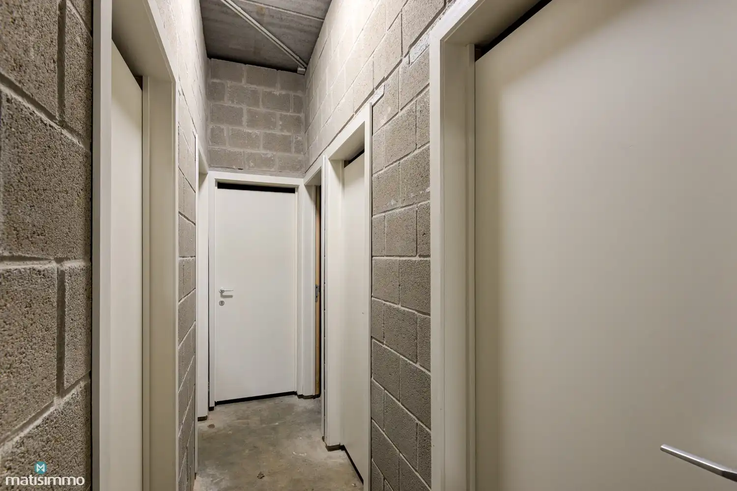 LUXUEUS AFGEWERKT APPARTEMENT MET 2 SLAAPKAMERS, OVERDEKT TERRAS, KELDERBERGING EN OPTIONELE ONDERGRONDSE AUTOSTAANPLAATS IN BILZEN-CENTRUM foto 18