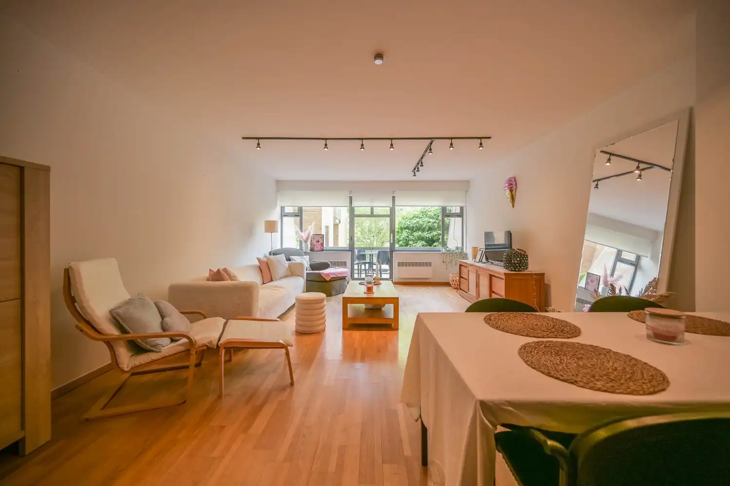 Ruim en lichtrijk appartement met 3 slaapkamers, een terras en een dubbele garagebox nabij het UZ Gasthuisberg te Leuven! foto 4
