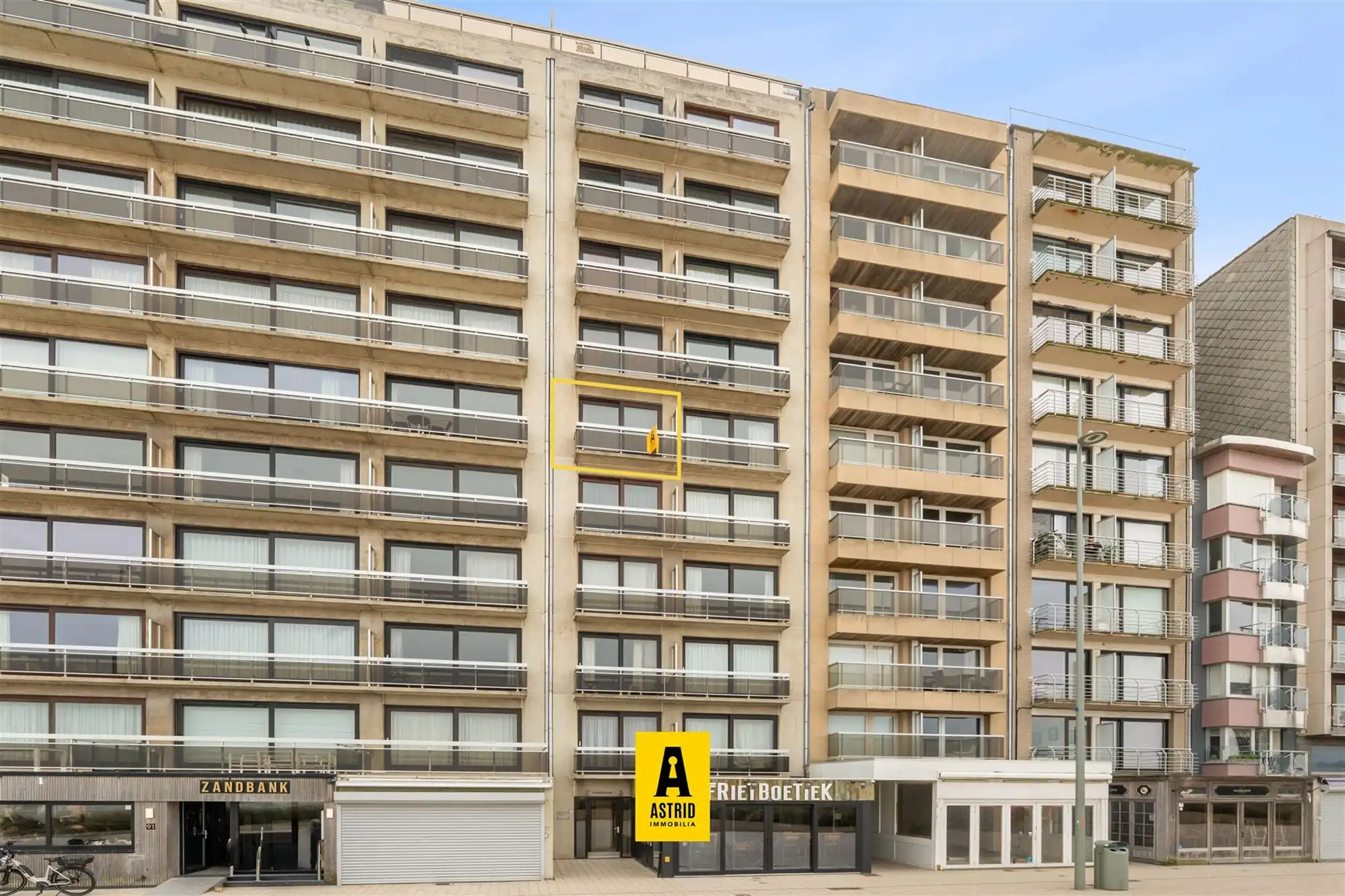 Studio met frontaal zeezicht op topligging! foto 3