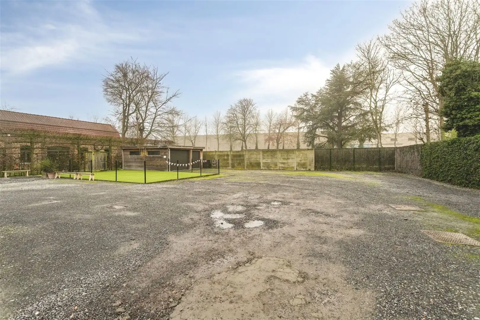 Commercieel gebouw met woonst foto 36