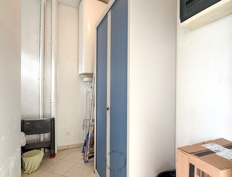 Ruim duplexappartement met terras en garage in Beveren foto 6