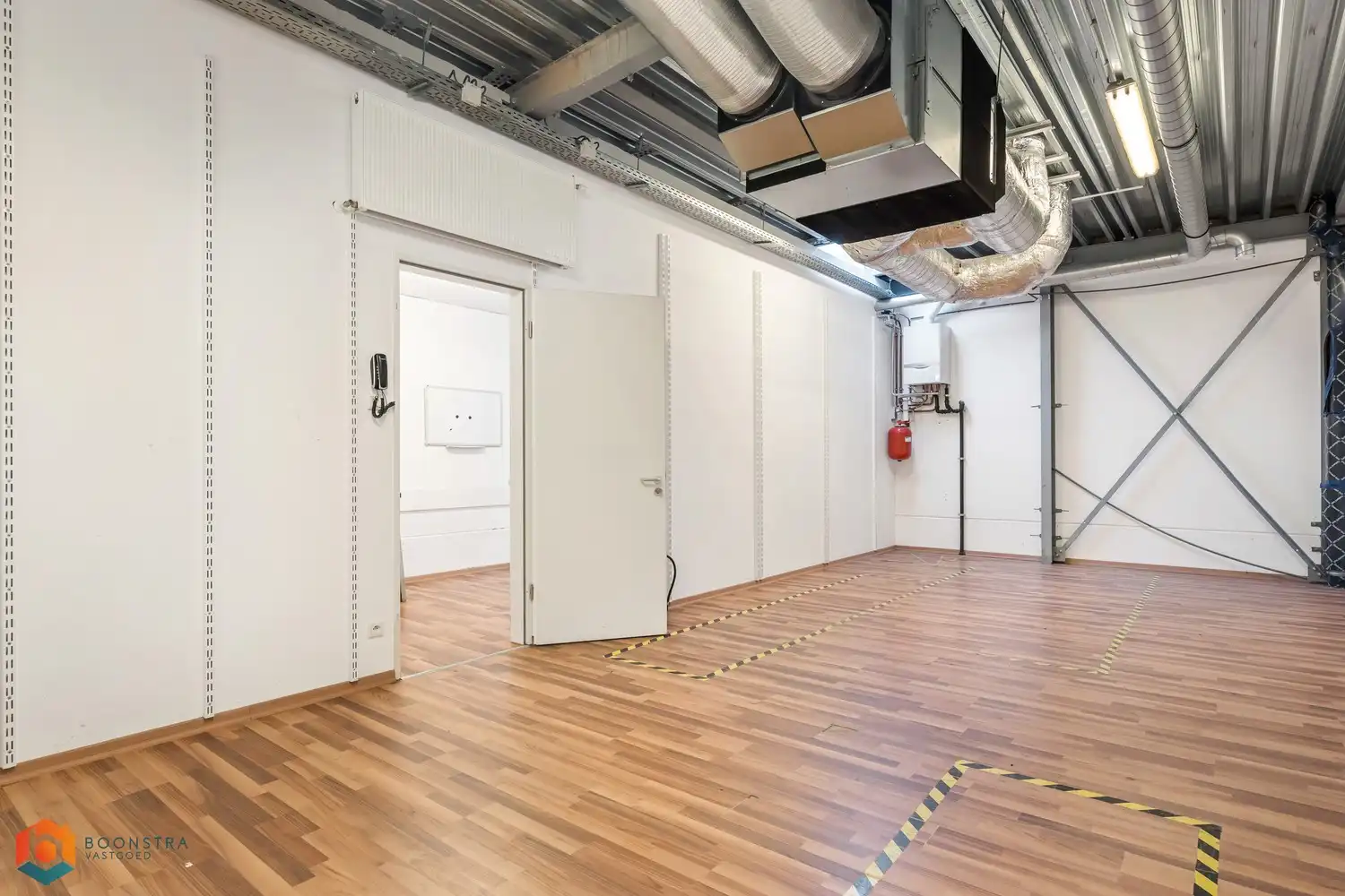 Ruim handelsgelijkvloers op een uitstekende locatie te Heist-op-den-Berg foto 16
