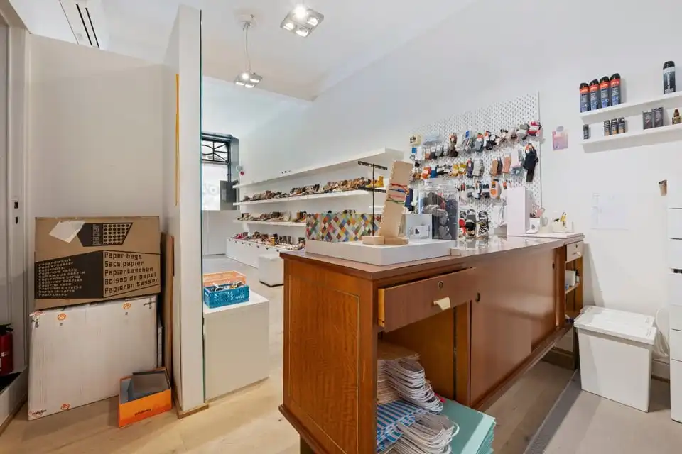 HANDELSPAND IN HET CENTRUM VAN SINT-TRUIDEN foto 8