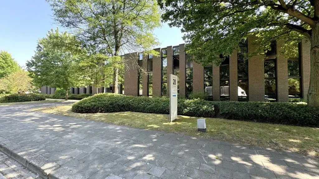 Magazijn met kantoren te huur vlakbij A12 in Wilrijk foto 22
